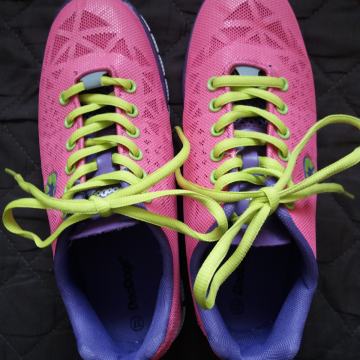 Prodajem tenisice Doodogs br.37