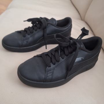 Puma kozne tenisice br 37