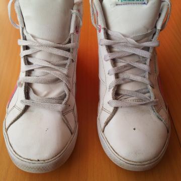 Reebok kožne tenisice br.37, odlično uščuvane