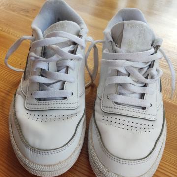 Reebok tenisice 37.5 ug 24 cm nošene ali bez oštećenja