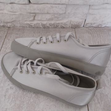 Nove satenske tenisice  br 36