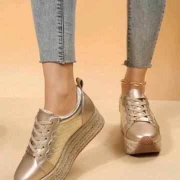 Shein Ženske tenisice nove br 40