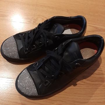 Skechers br.37 kao nove prodajem