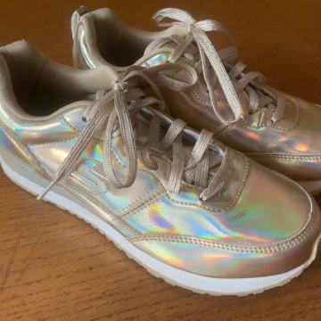 SKECHERS Memory foam br. 37