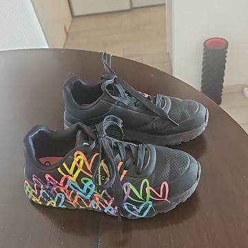 2 tenisice za 40 eura na poklon jakna zimska