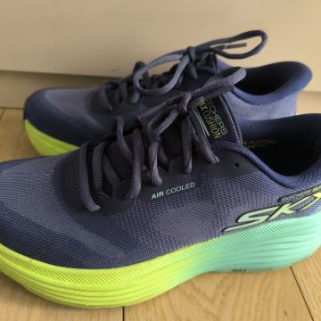 Skechers Slip-Ins Max Cushioning