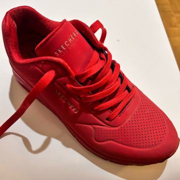 Skechers Uno crvene, br.38