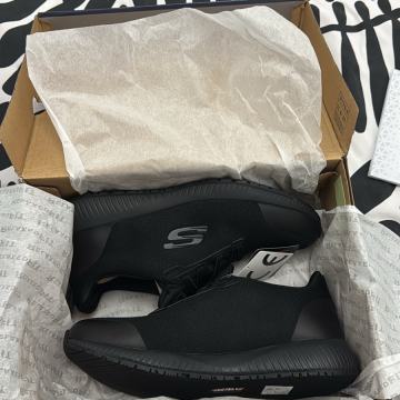 Skechers Ženske radne tenisice nove zapakirane s etiketom plaćene 90€