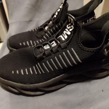 Esmles br.39 kvalitetne udobne relax tenisice