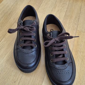 Smeđe kožne tenisice NENOŠENE