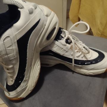 Sports br.40 kvalitetne udobne tenisice povoljno