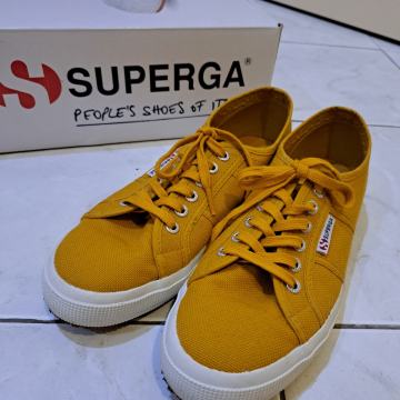 Superga žute tenisice br. 42