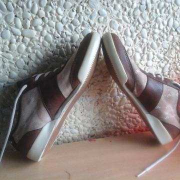 T.hilfiger br.37 kožne kvalitetne udobne i lijepe tenisice