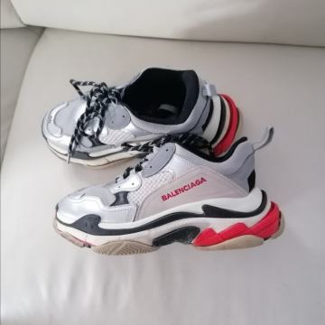 Tenesice Balanciaga br 40