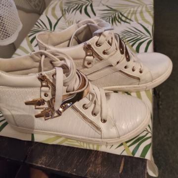 Tenisica visoka ženska