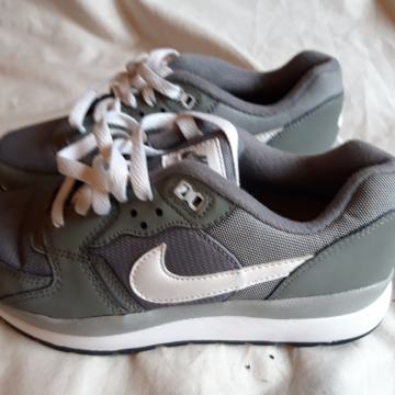 Tenisice (37,5) nike air windrunner