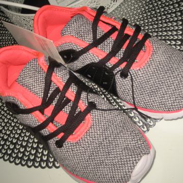 TENISICE BR. 36 I 37 - NOVO