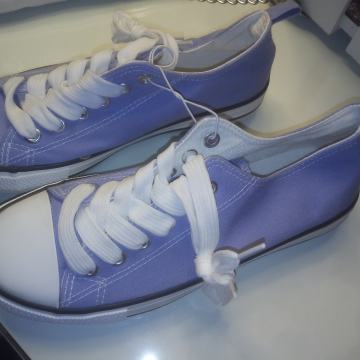 TENISICE BR. 36 i BR. 37  NOVO