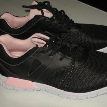 TENISICE BR. 36  -NOVO