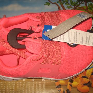 TENISICE BR. 36 NOVO