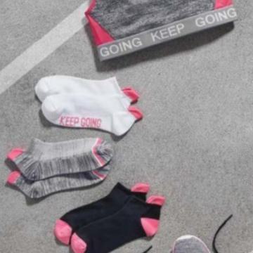 TENISICE BR.37,TOPIĆ i 3 para ČARAPICA - NOVO