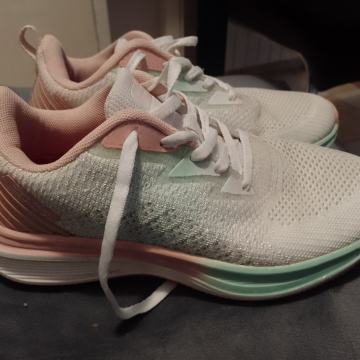 Abros tenisice br.38 kvalitetne udobne i lijepe