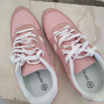 Tenisice br. 41.nove