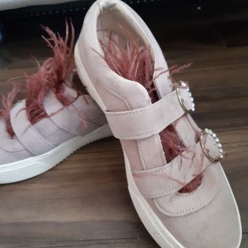 Tenisice cipele  38 zara