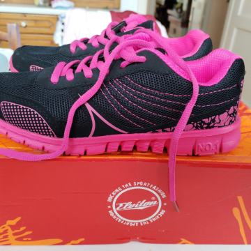 TENISICE "ELVITON" - NOVE, 36