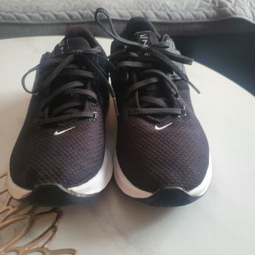 Tenisice Nike ,38 broj ,crne , platnene, kao nove su