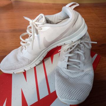 Tenisice Nike br. 38,5