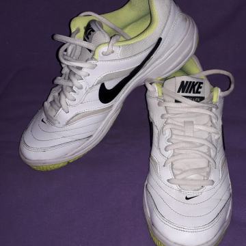 Tenisice / patike, Nike Court lite, vel. 37,5