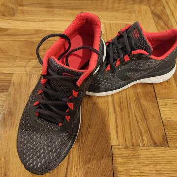 Tenisice za trčanje br 37