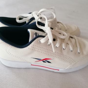 Tenisice, veličina 40, nove