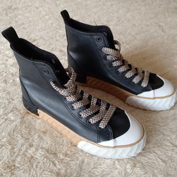 Tenisice od visokokvalitetne kože, broj 38