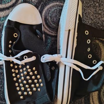 Tenisice sa zakovicama