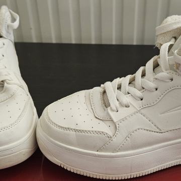 Tenisice ženske, gležnjače Sprandi velicina 38, bijele