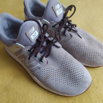 Tenisie ženske "New Balance" br 40.5