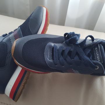 Tommy Hilfiger tenisice br 39