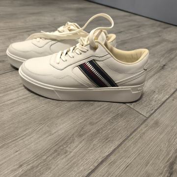 Tommy Hilfiger tenke