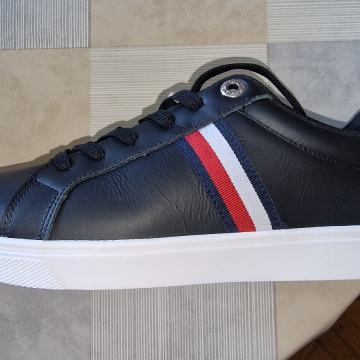 Tommy Hilfinger br 40 tenisice