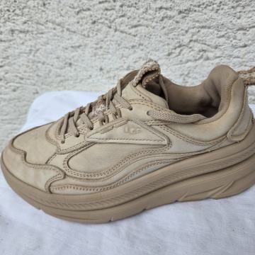 Ugg ženske lake tenisice prava koža  EUR 38.5- 24cm