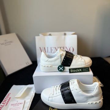 Valentino Garvani Rockstud Spikes Black