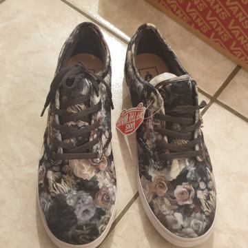 Vans ženske tenisice broj 40,5