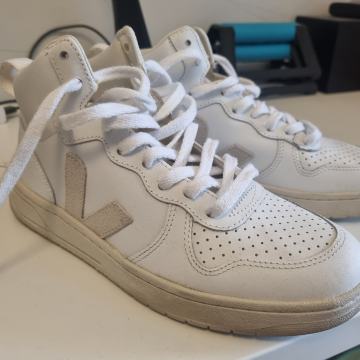 Veja visoke kožne tenisice, br 37