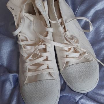 Nove visoke tenisice Esprit