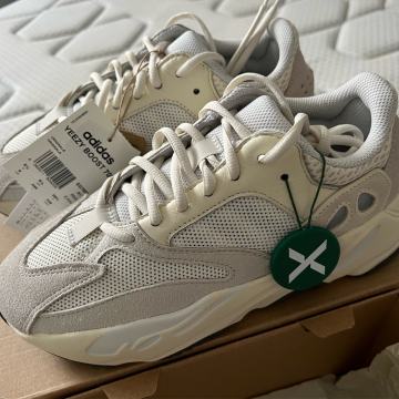 Yezzy boost 700 tenisice