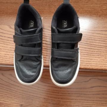 Zara kožne tenisice za dečke,br.34,7€