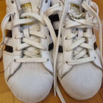 Ženske adidas tenisice br 39,5