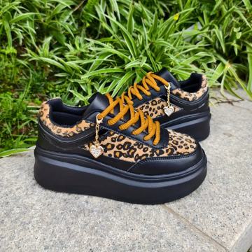 Ženske debele tenisice na platformu s leopard printom i zlatnim vezica